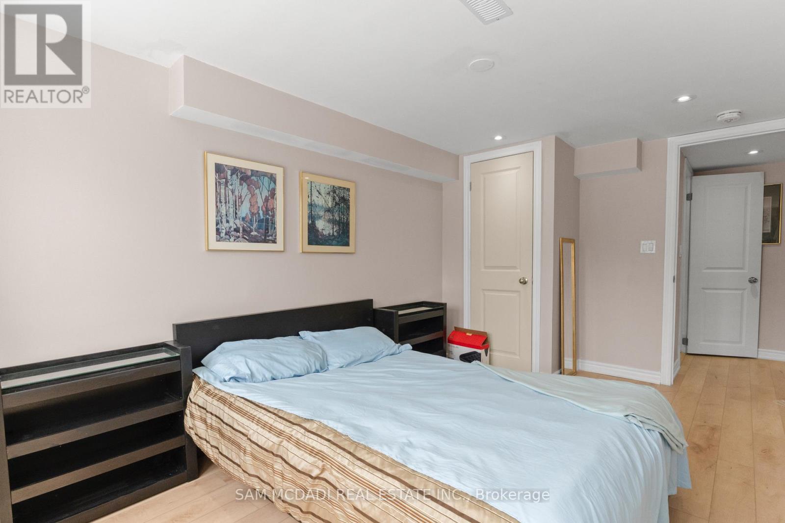 7691 Wildfern Drive, Mississauga, Ontario  L4T 3P8 - Photo 21 - W12445144