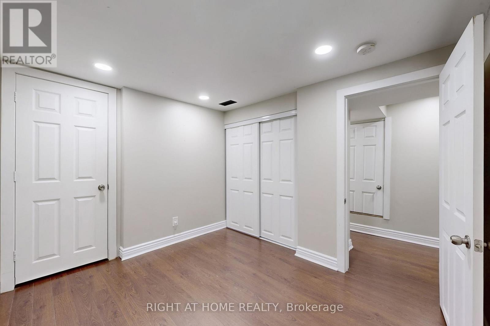 36 Juliet Crescent, Toronto (Keelesdale-Eglinton West), Ontario  M6M 1N4 - Photo 24 - W12445147