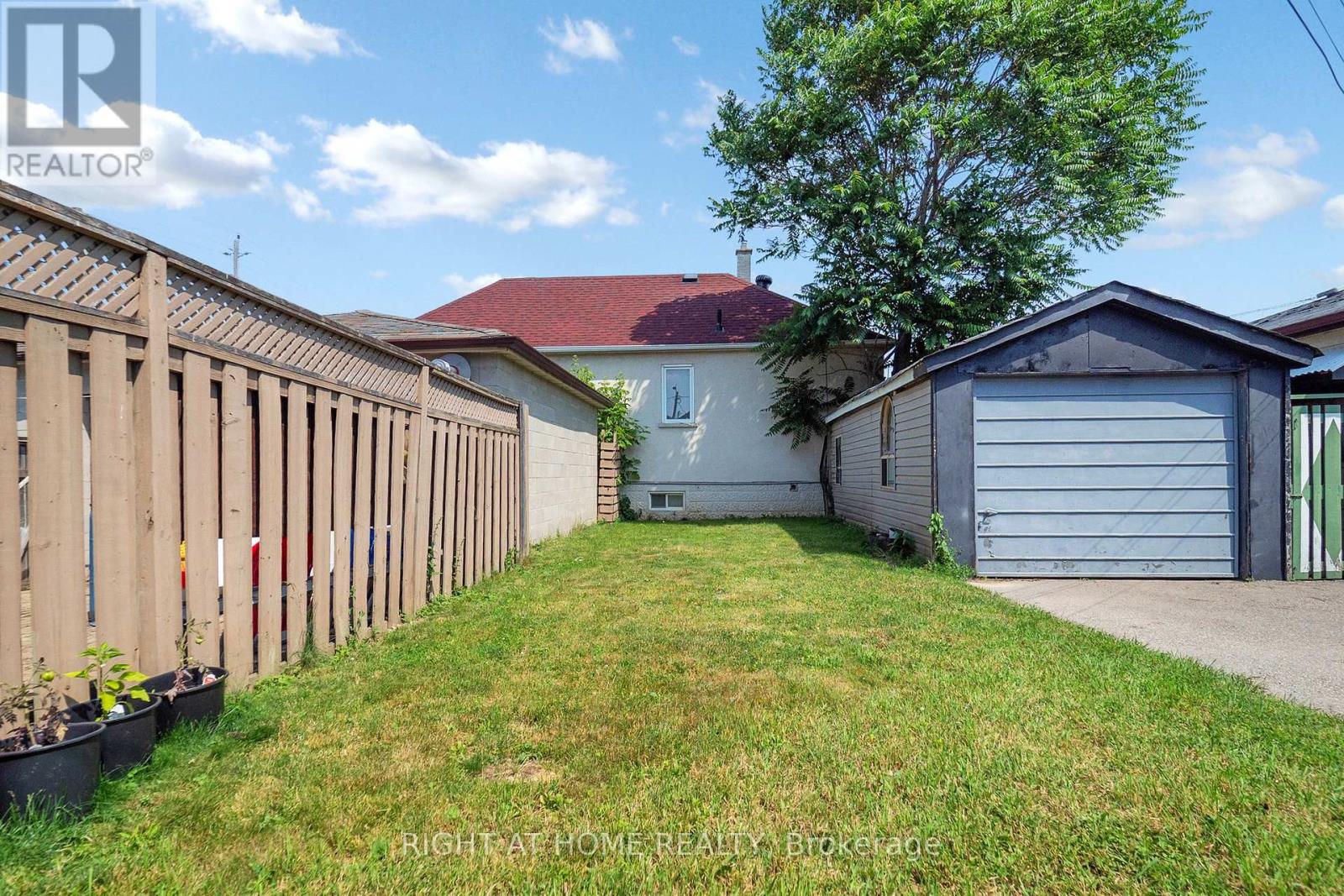 36 Juliet Crescent, Toronto (Keelesdale-Eglinton West), Ontario  M6M 1N4 - Photo 31 - W12445147