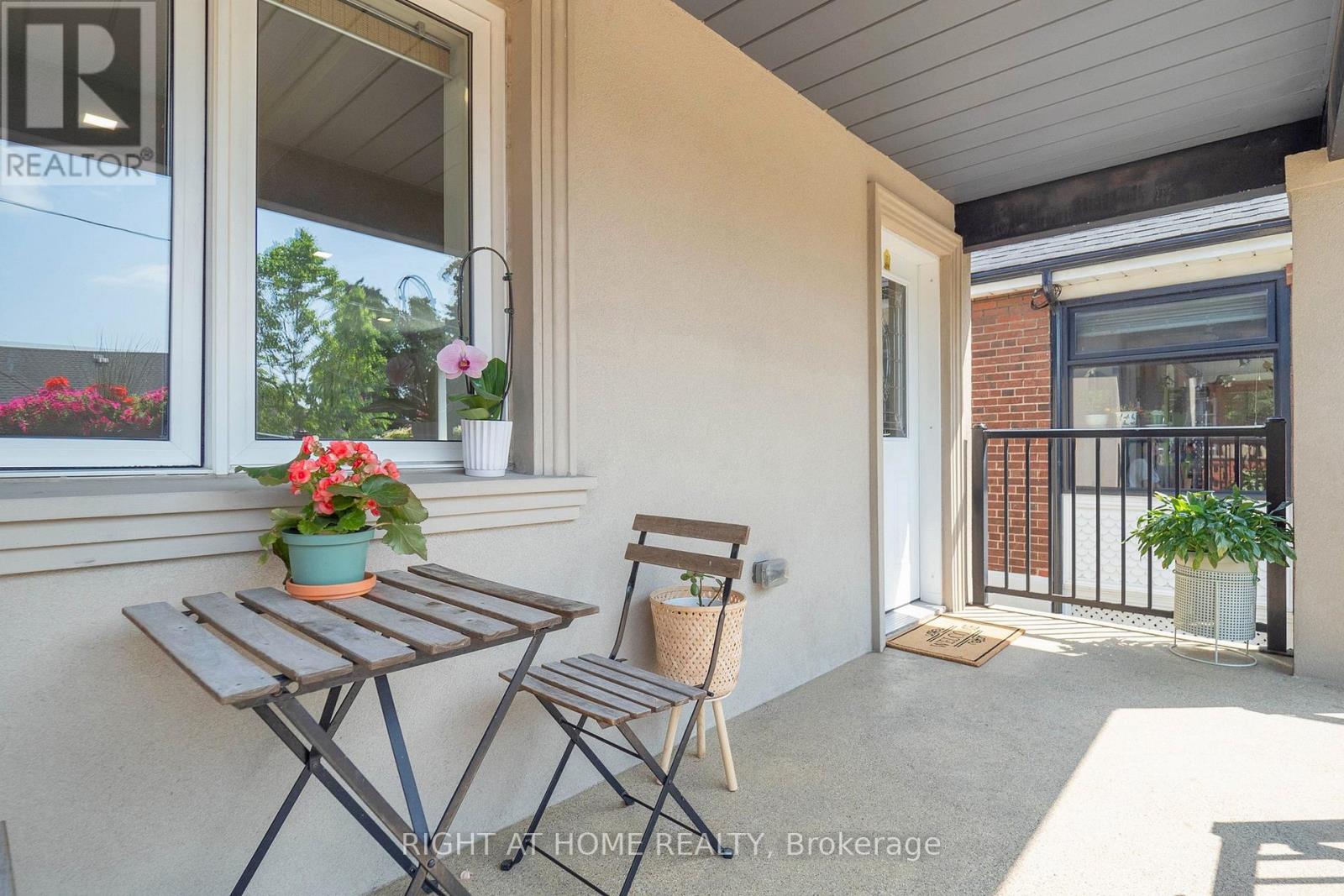 36 Juliet Crescent, Toronto (Keelesdale-Eglinton West), Ontario  M6M 1N4 - Photo 4 - W12445147