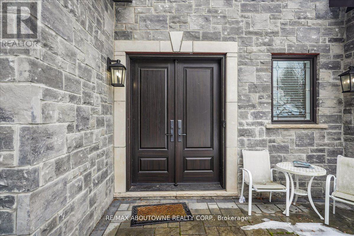 332 Shoreview Road, Burlington (Lasalle), Ontario  L7T 2N5 - Photo 6 - W12445152