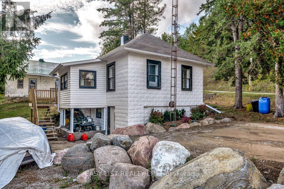 A And B - 622 Drum Road, Kawartha Lakes, Ontario  L0A 1K0 - Photo 5 - X12445137