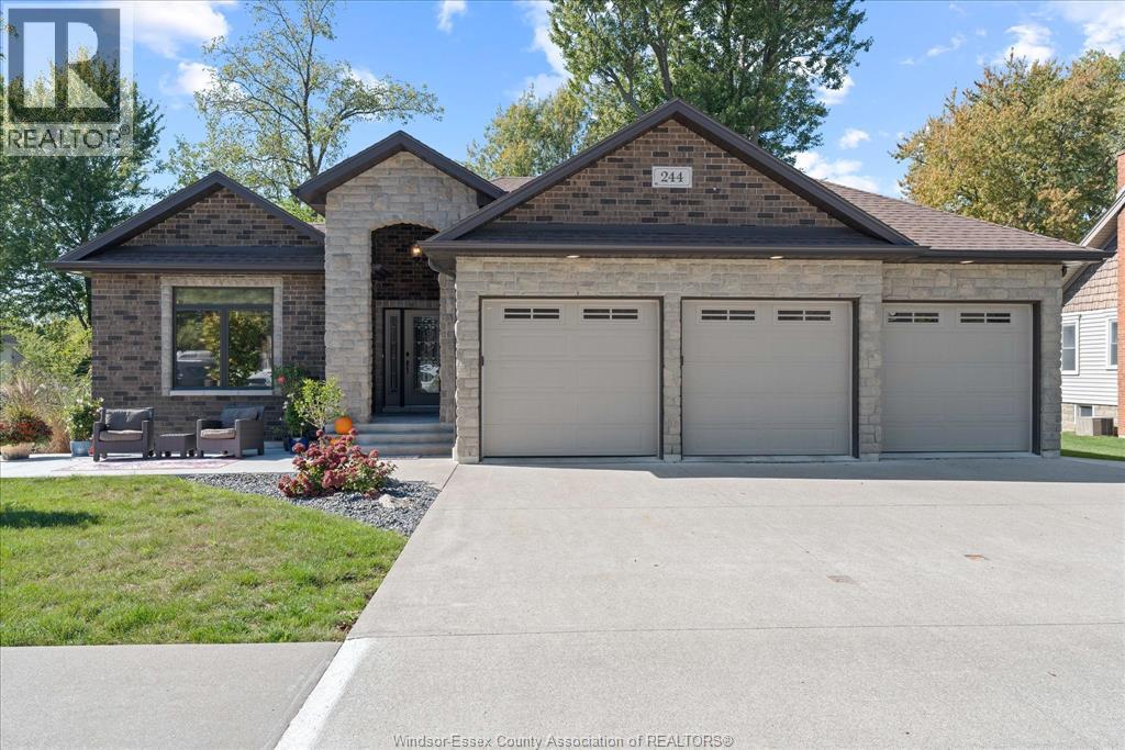 MLS# 25024829: 244 DIVISION STREET South, Kingsville, Canada