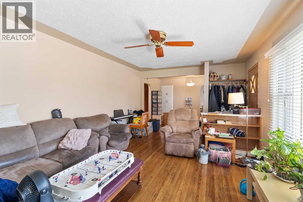5337 44 Avenue, Red Deer, Alberta  T4N 3J1 - Photo 4 - A2254711