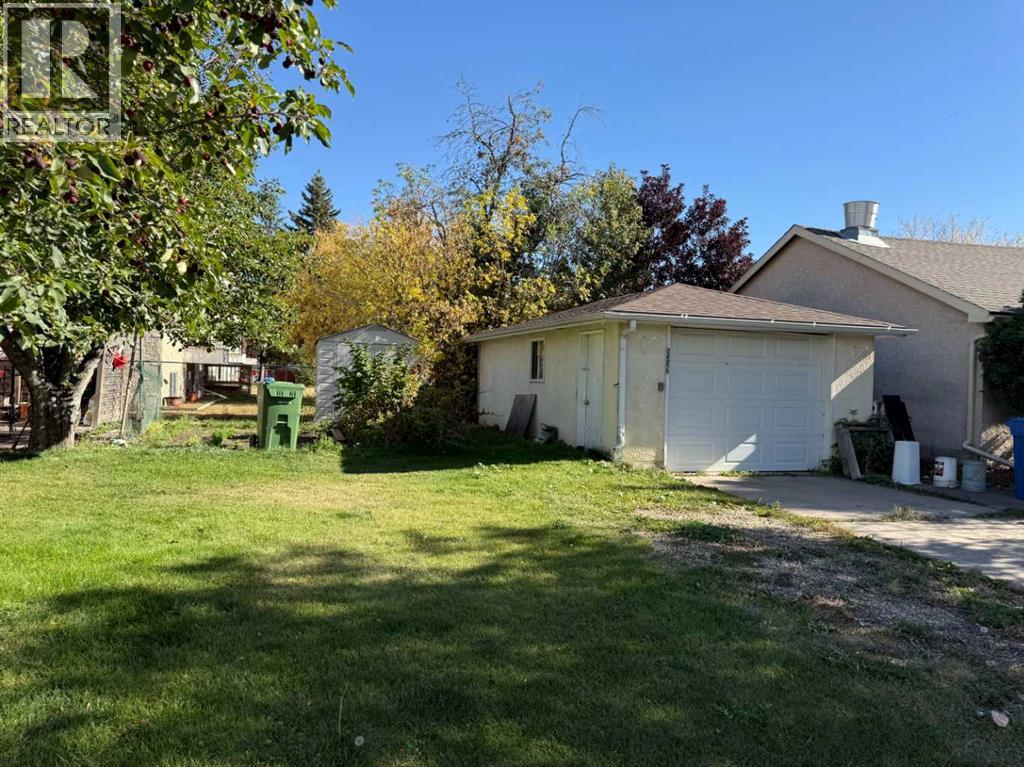 5337 44 Avenue, Red Deer, Alberta  T4N 3J1 - Photo 2 - A2254711