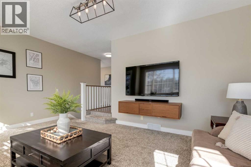 16 Hidden Valley Gardens Nw, Calgary, Alberta  T3A 5X3 - Photo 11 - A2259744