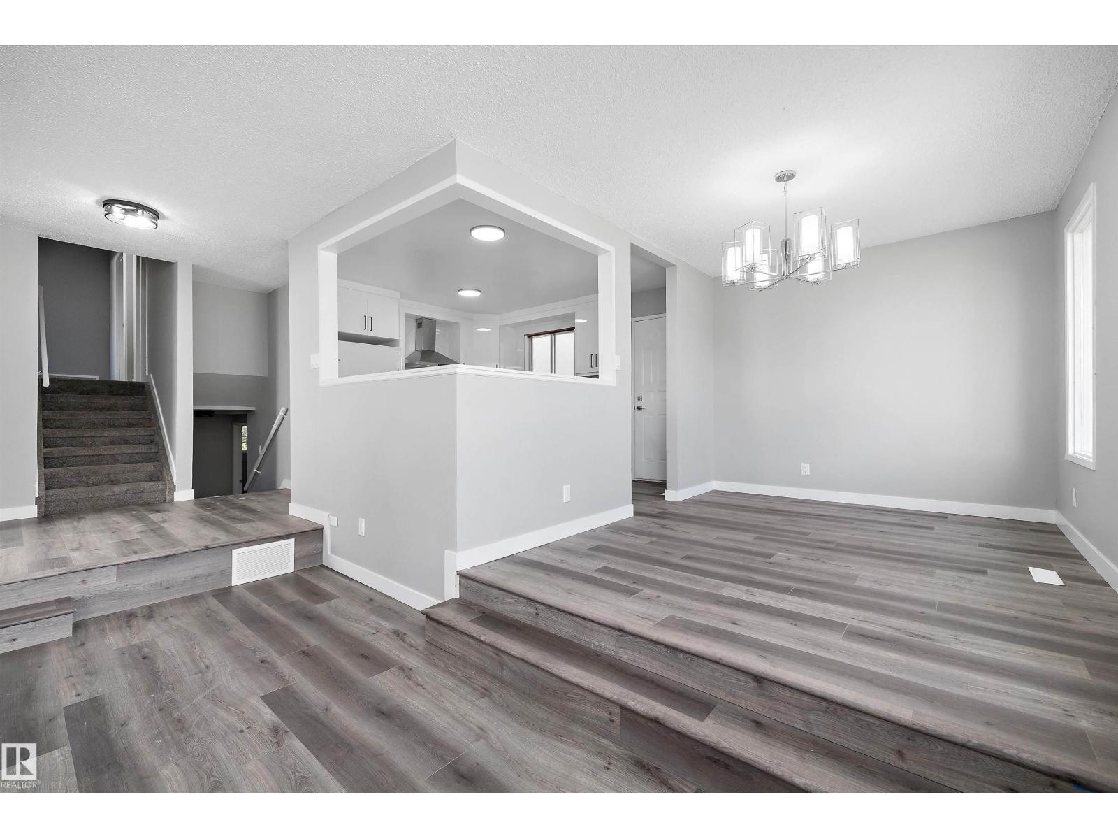2019 38 St Nw, Edmonton, Alberta  T6L 3G9 - Photo 6 - E4460098