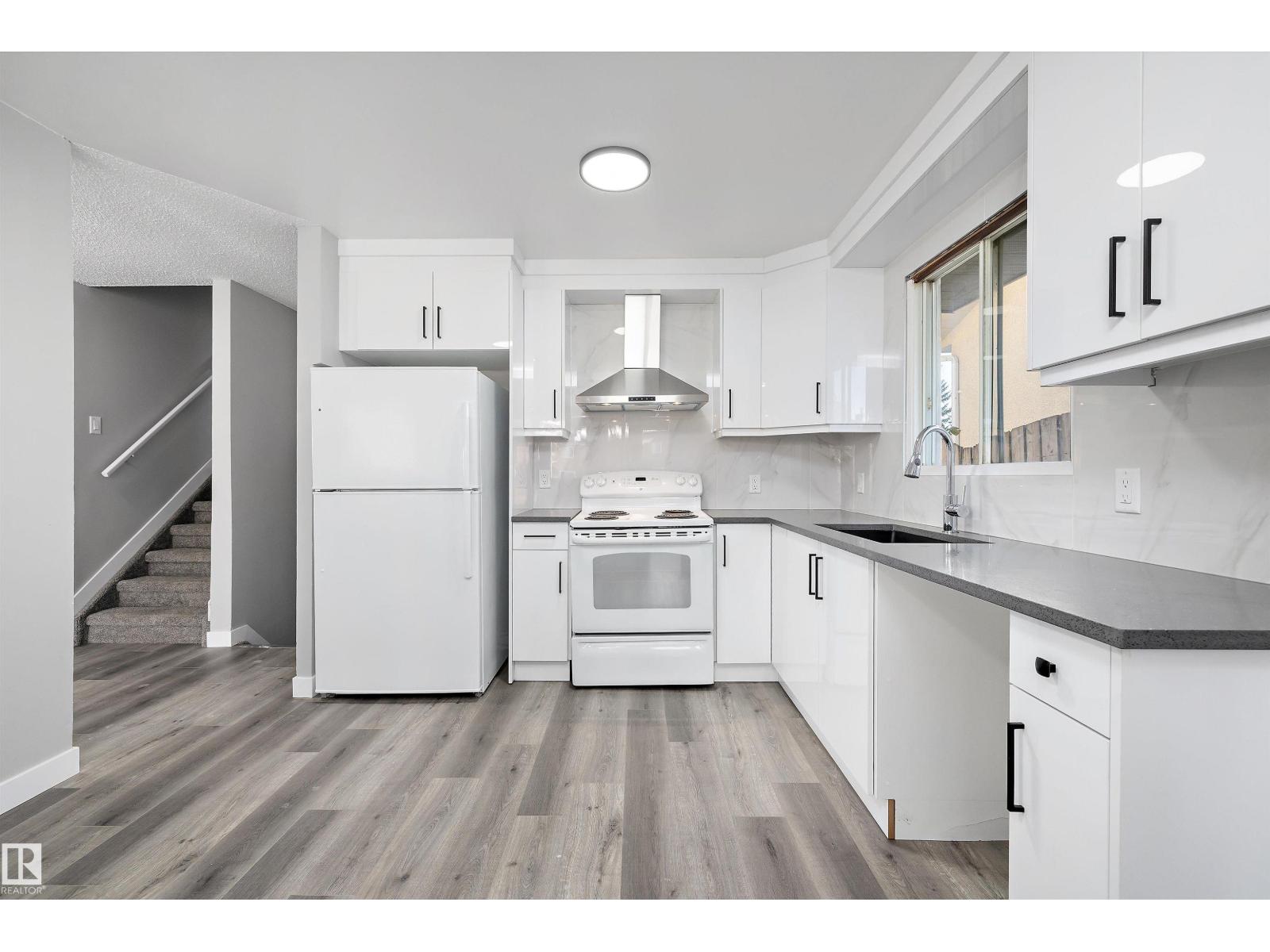 2019 38 St Nw, Edmonton, Alberta  T6L 3G9 - Photo 12 - E4460098