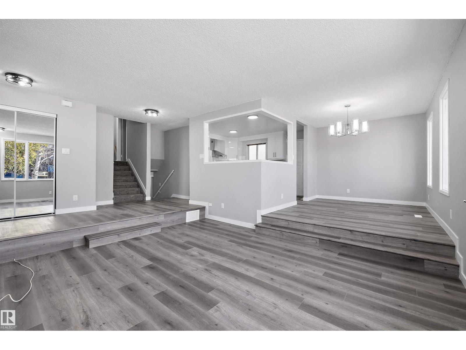 2019 38 St Nw, Edmonton, Alberta  T6L 3G9 - Photo 5 - E4460098