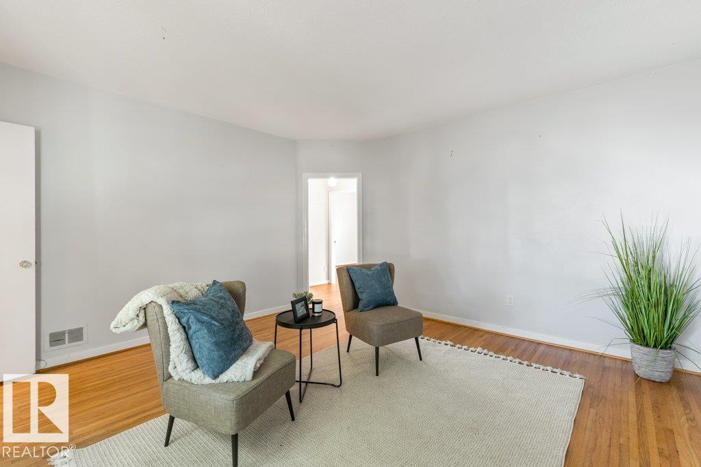 10749 72 Av Nw, Edmonton, Alberta  T6E 1A2 - Photo 8 - E4460875