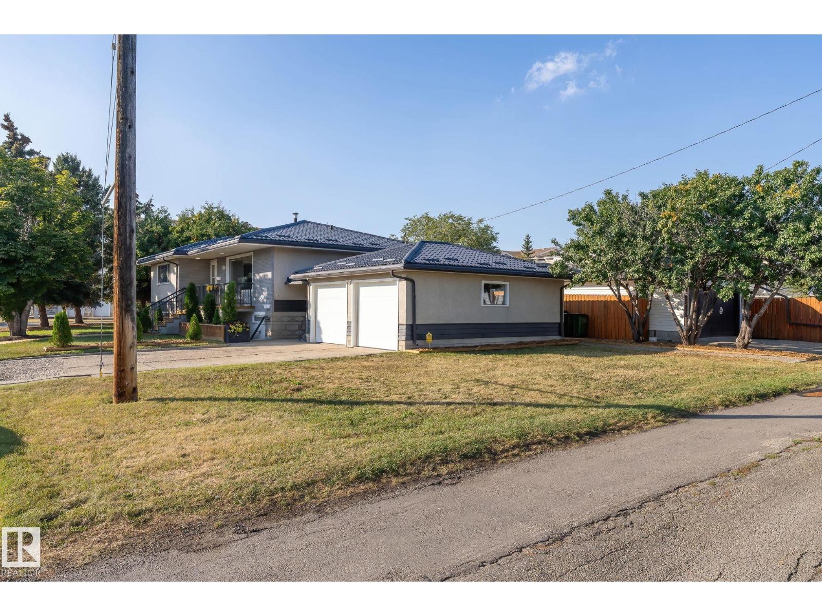 12410 134 Av Nw Nw, Edmonton, Alberta  T5J 3Y4 - Photo 3 - E4460877