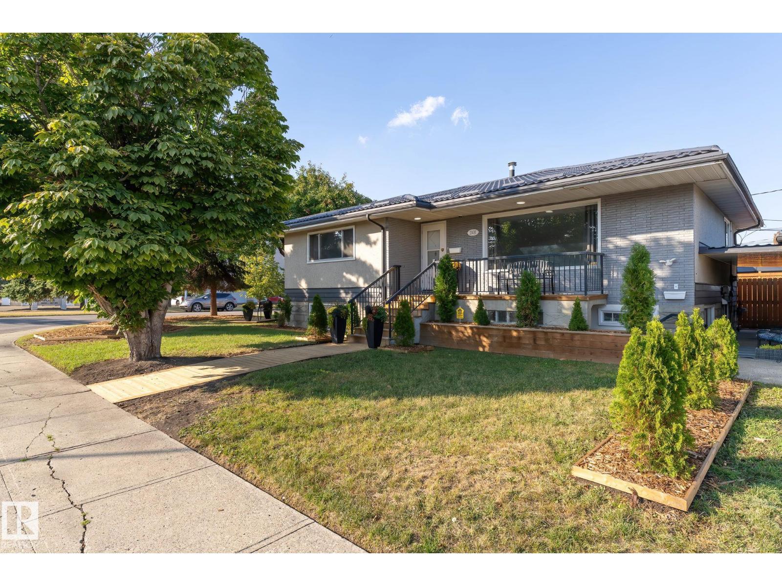 12410 134 Av Nw Nw, Edmonton, Alberta  T5J 3Y4 - Photo 5 - E4460877