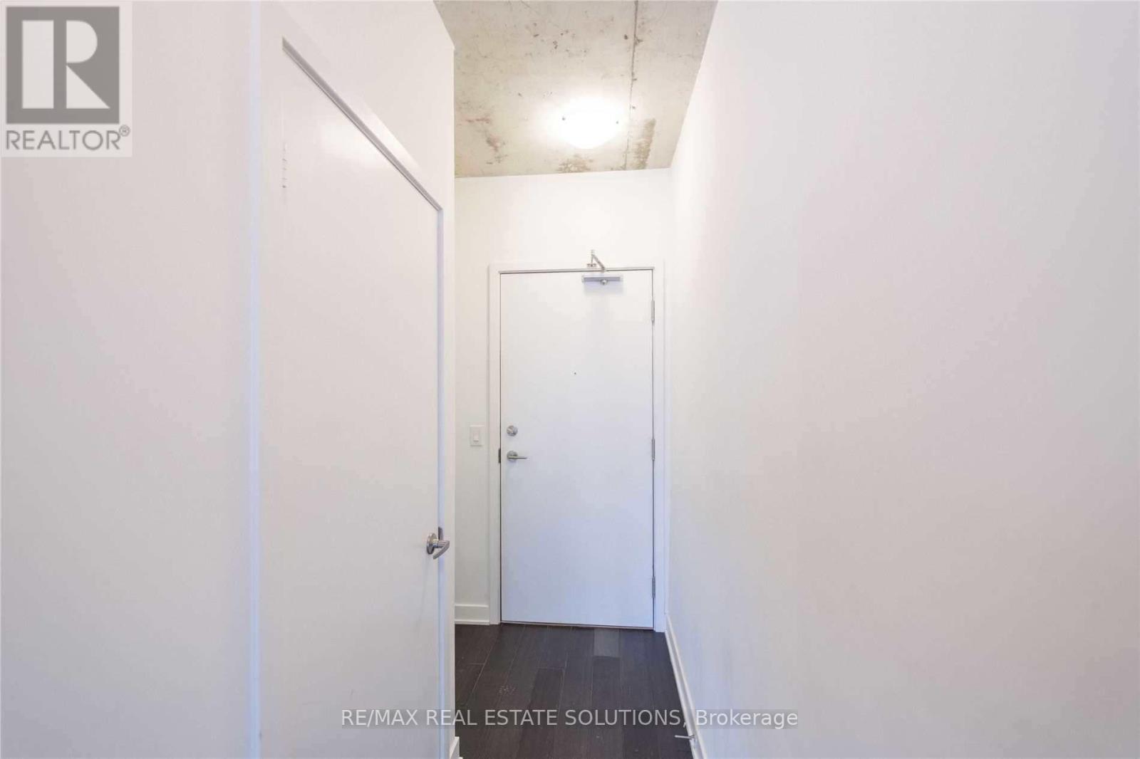 1303 - 210 Simcoe Street, Toronto, Ontario  M5T 0A9 - Photo 10 - C12445171