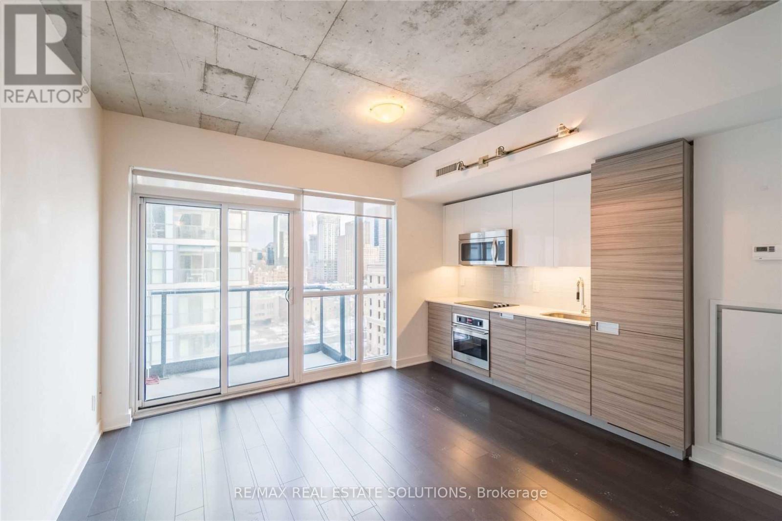 1303 - 210 Simcoe Street, Toronto, Ontario  M5T 0A9 - Photo 3 - C12445171
