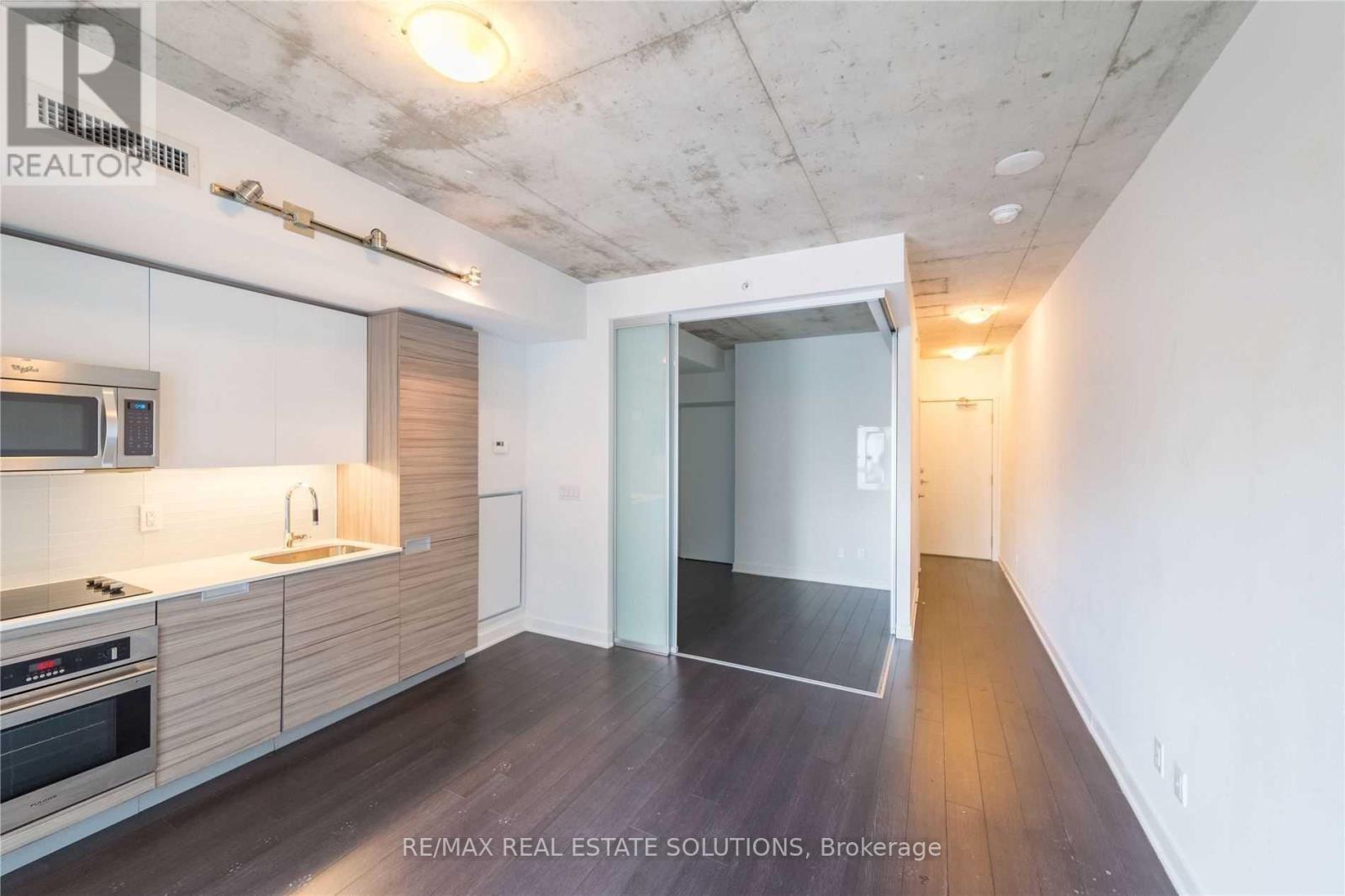 1303 - 210 Simcoe Street, Toronto, Ontario  M5T 0A9 - Photo 5 - C12445171