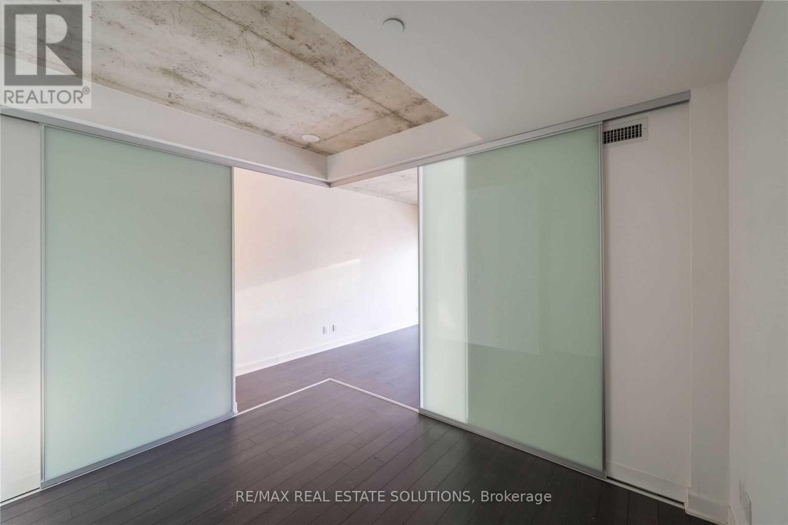 1303 - 210 Simcoe Street, Toronto, Ontario  M5T 0A9 - Photo 6 - C12445171