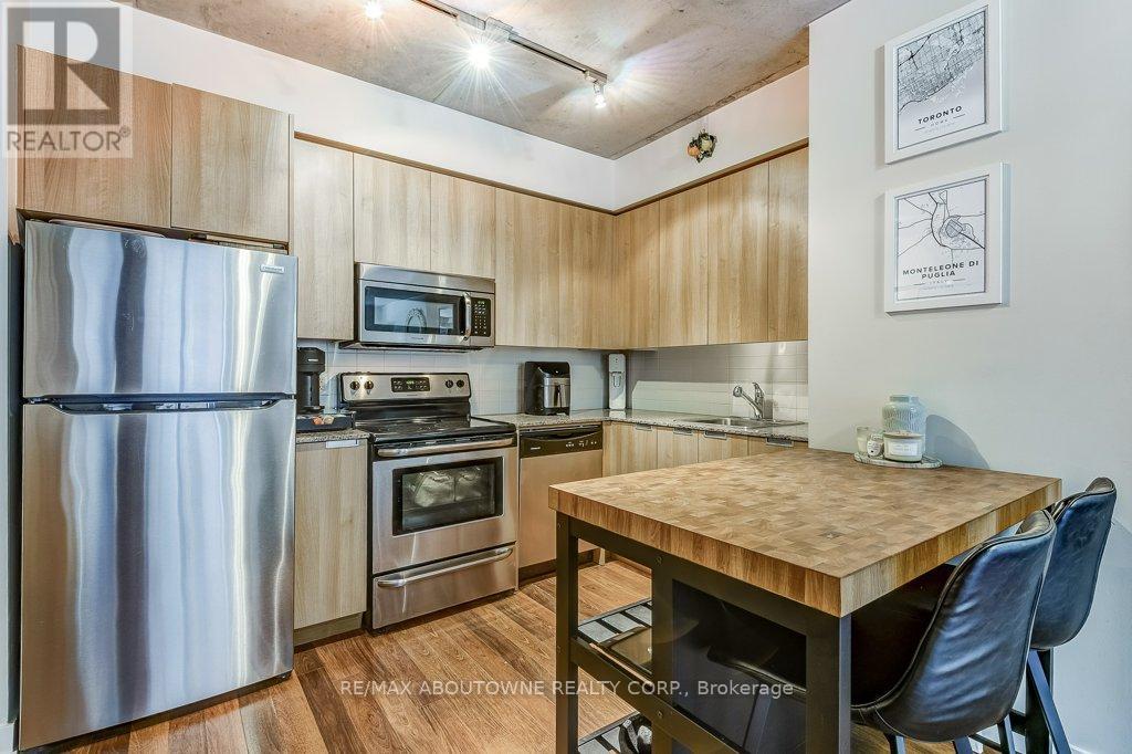 212 - 400 Wellington Street W, Toronto (Waterfront Communities), Ontario  M5V 0B5 - Photo 11 - C12445174