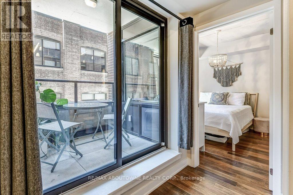 212 - 400 Wellington Street W, Toronto (Waterfront Communities), Ontario  M5V 0B5 - Photo 18 - C12445174