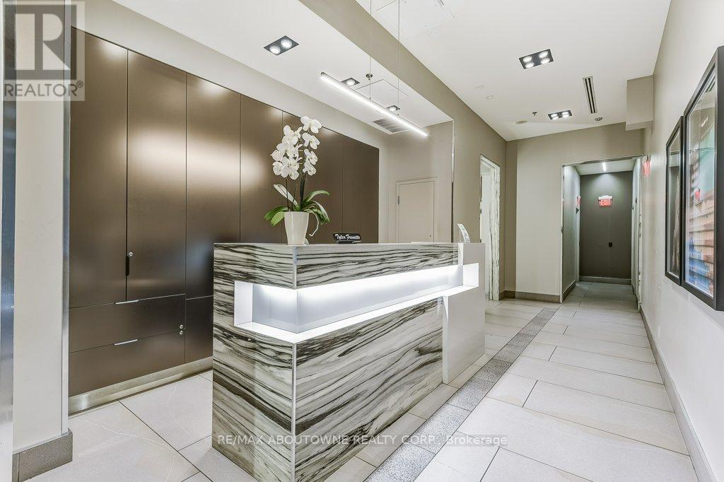 212 - 400 Wellington Street W, Toronto (Waterfront Communities), Ontario  M5V 0B5 - Photo 4 - C12445174