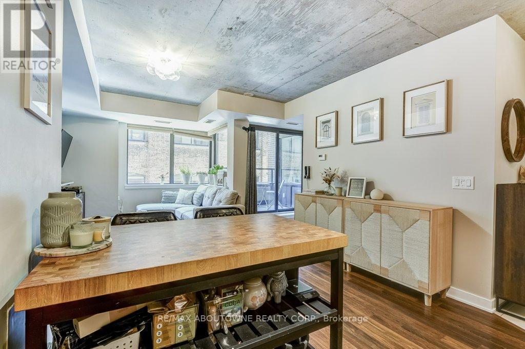 212 - 400 Wellington Street W, Toronto (Waterfront Communities), Ontario  M5V 0B5 - Photo 9 - C12445174