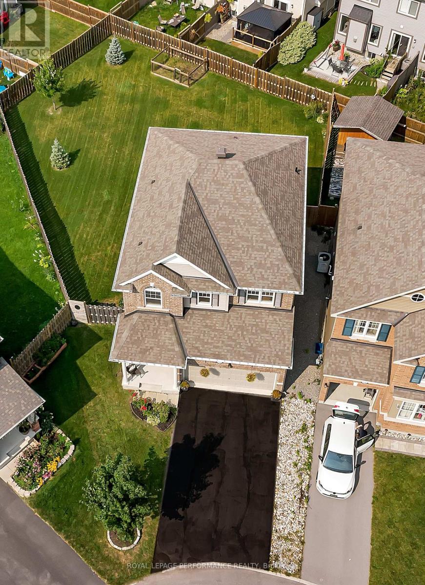 16 SWEETBAY CIRCLE, Ottawa, Ontario