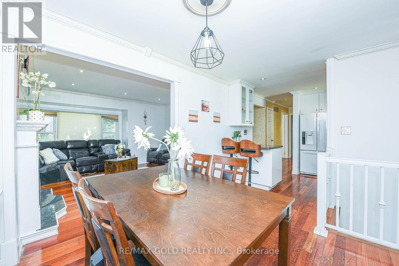 13 Foster Road, Mississauga (Malton), Ontario  L4T 1C3 - Photo 12 - W12445159