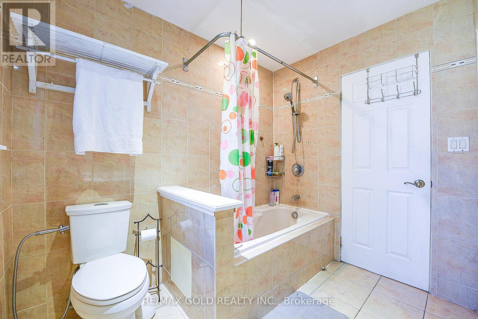 13 Foster Road, Mississauga (Malton), Ontario  L4T 1C3 - Photo 19 - W12445159