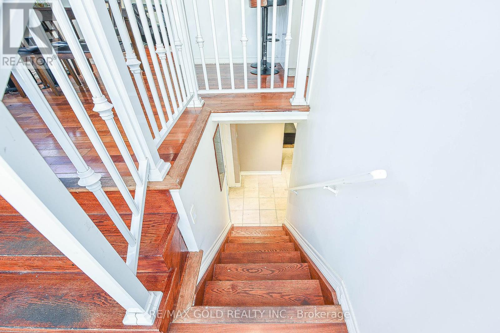 13 Foster Road, Mississauga (Malton), Ontario  L4T 1C3 - Photo 26 - W12445159