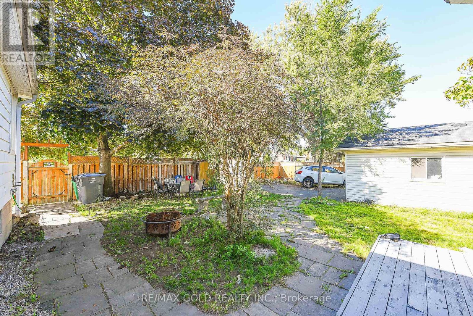 13 Foster Road, Mississauga (Malton), Ontario  L4T 1C3 - Photo 41 - W12445159