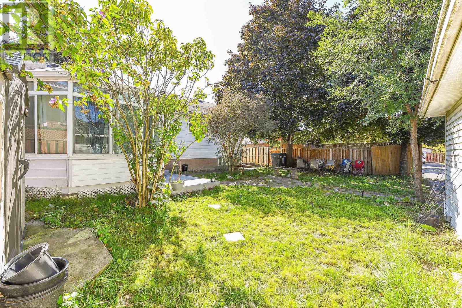 13 Foster Road, Mississauga (Malton), Ontario  L4T 1C3 - Photo 42 - W12445159