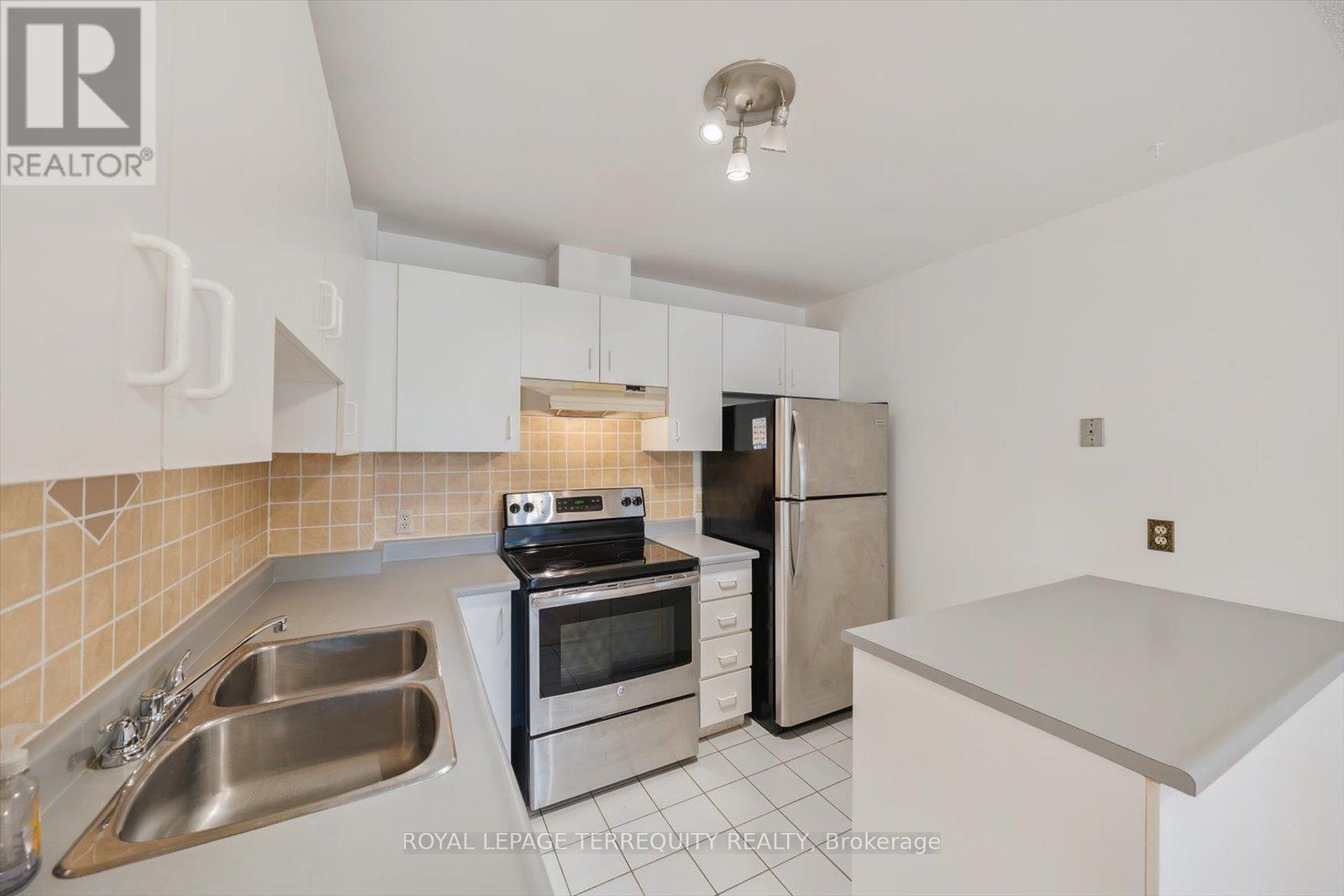 208 - 1275 Cornerbrook Place, Mississauga (Erindale), Ontario  L5C 3J3 - Photo 14 - W12445164