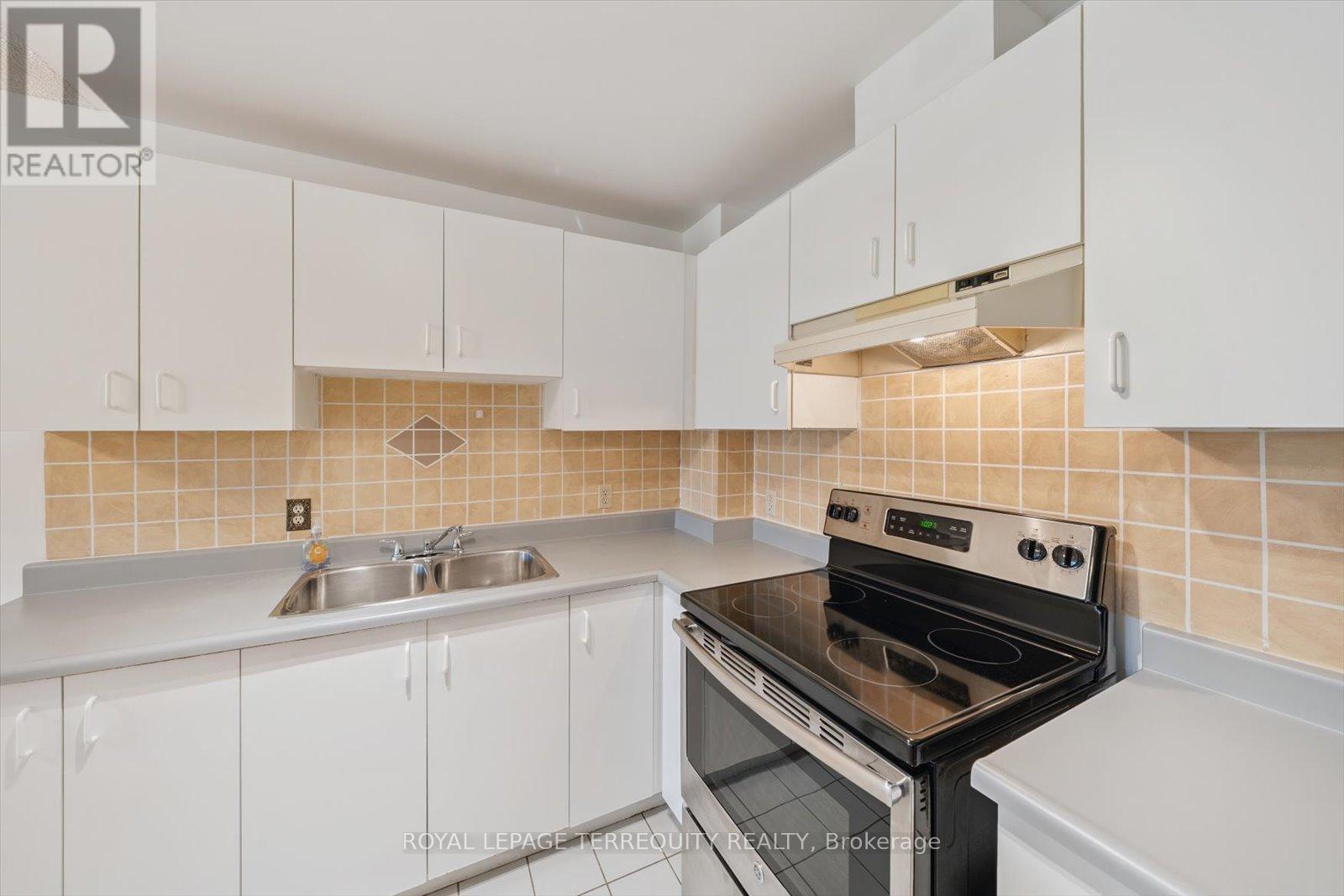 208 - 1275 Cornerbrook Place, Mississauga (Erindale), Ontario  L5C 3J3 - Photo 17 - W12445164