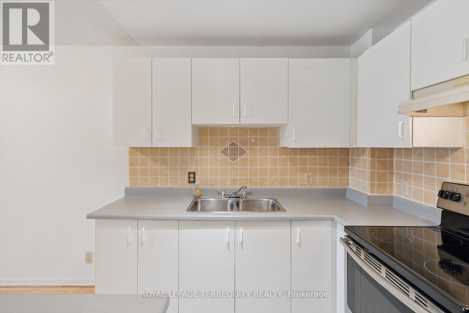 208 - 1275 Cornerbrook Place, Mississauga (Erindale), Ontario  L5C 3J3 - Photo 19 - W12445164