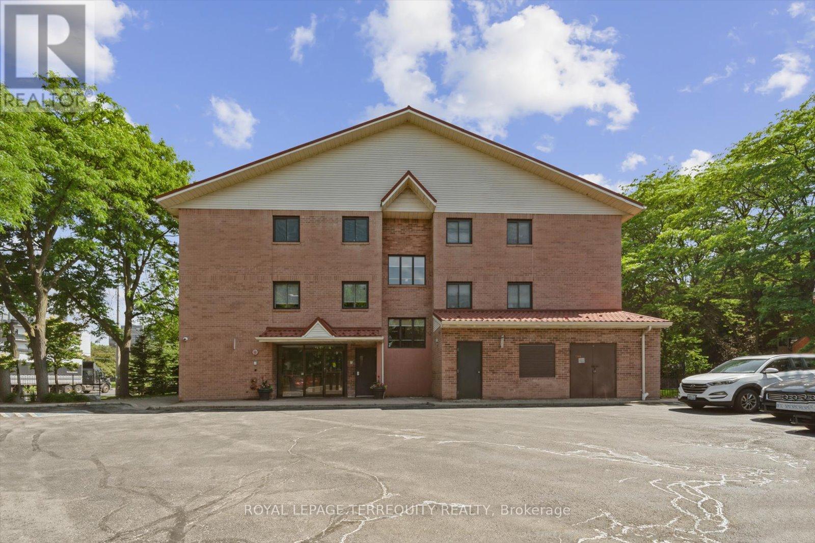 208 - 1275 Cornerbrook Place, Mississauga (Erindale), Ontario  L5C 3J3 - Photo 2 - W12445164