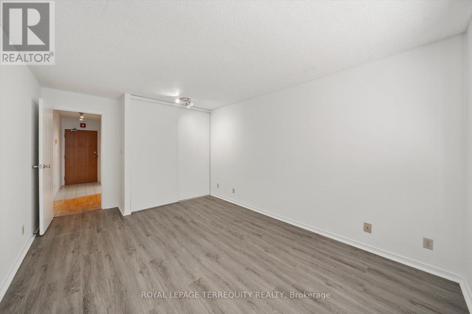 208 - 1275 Cornerbrook Place, Mississauga (Erindale), Ontario  L5C 3J3 - Photo 21 - W12445164