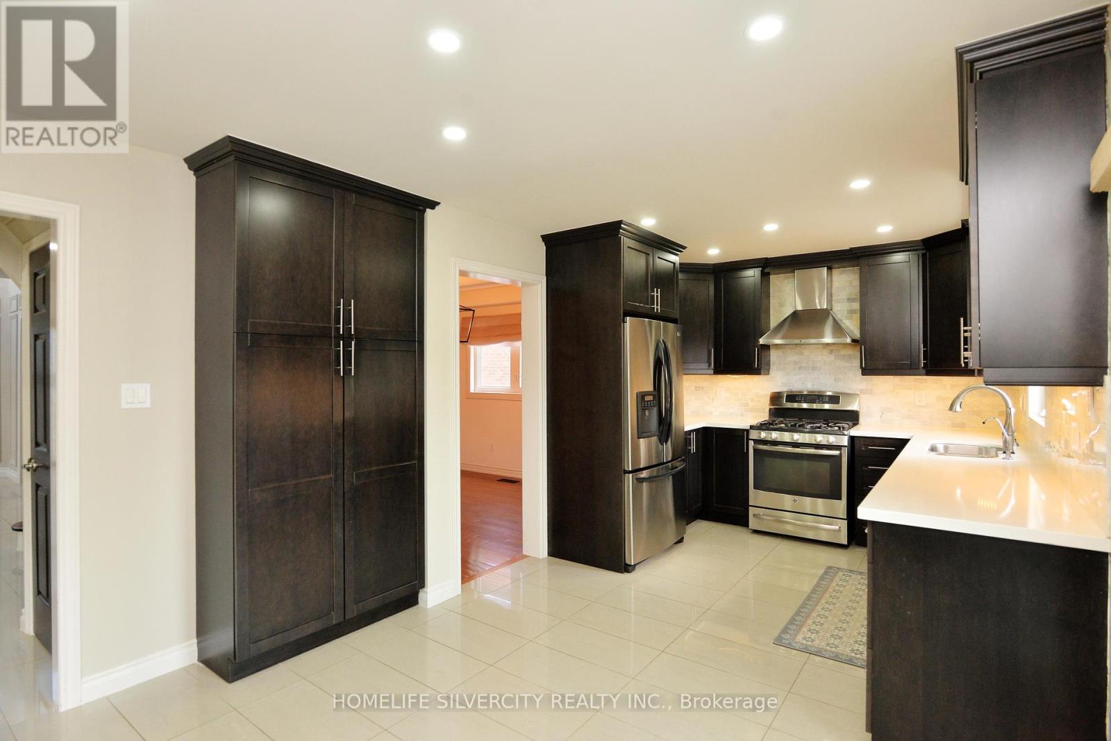 38 Esposito Drive, Caledon (Bolton East), Ontario  L7E 1T4 - Photo 12 - W12445177