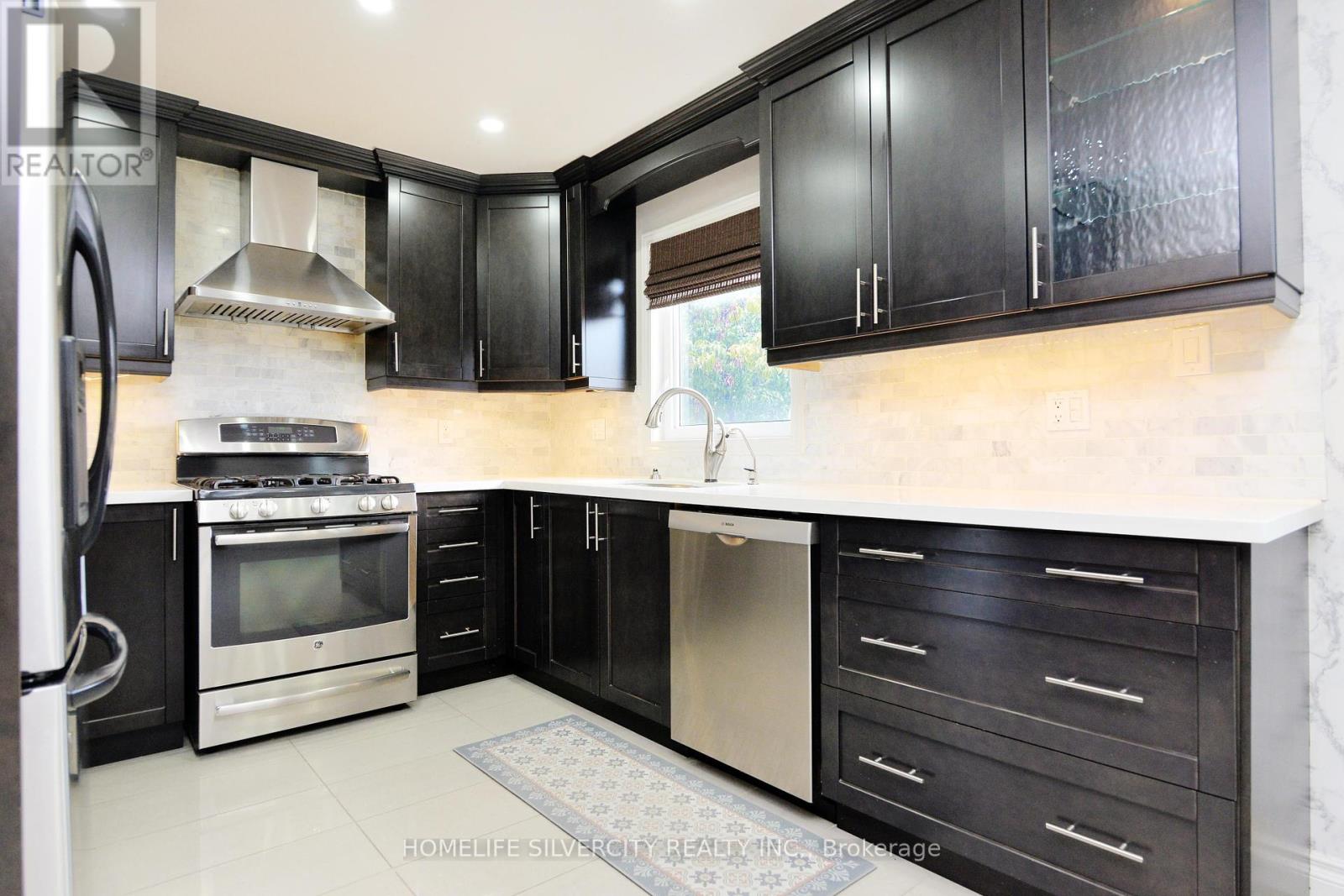 38 Esposito Drive, Caledon (Bolton East), Ontario  L7E 1T4 - Photo 13 - W12445177