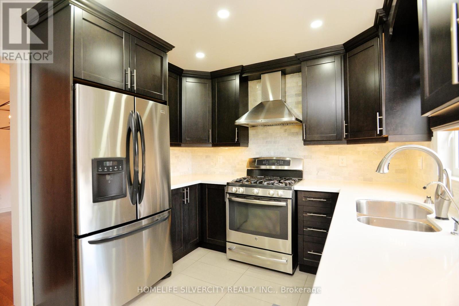 38 Esposito Drive, Caledon (Bolton East), Ontario  L7E 1T4 - Photo 14 - W12445177