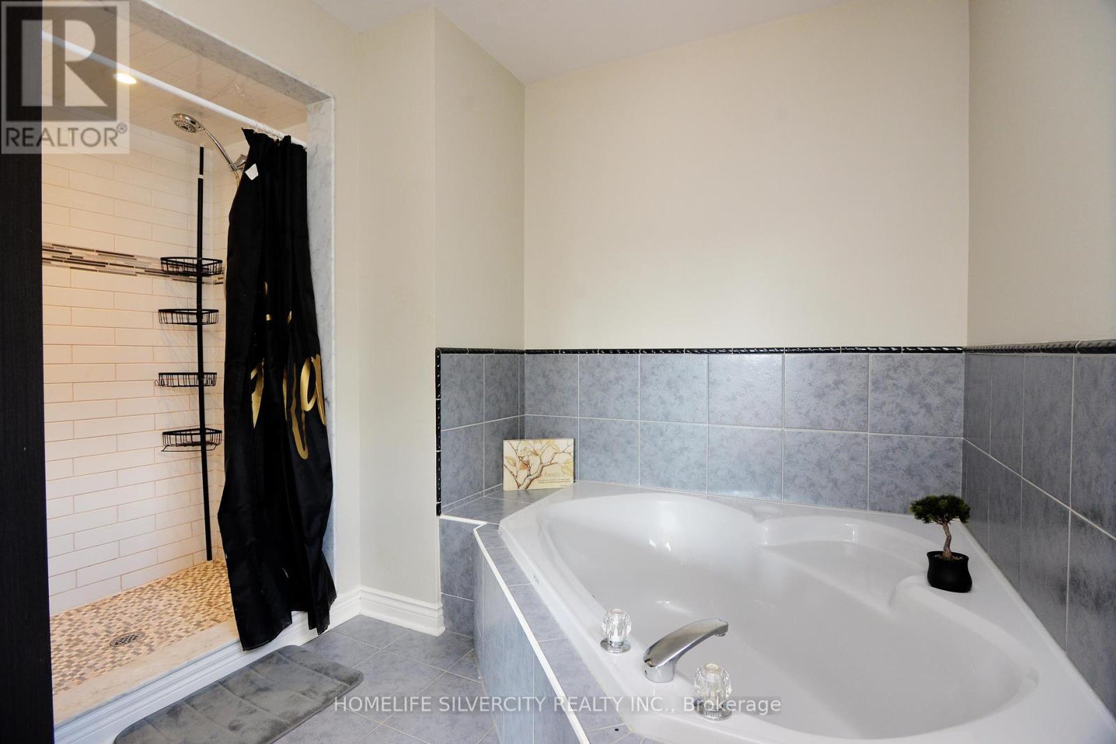 38 Esposito Drive, Caledon (Bolton East), Ontario  L7E 1T4 - Photo 25 - W12445177