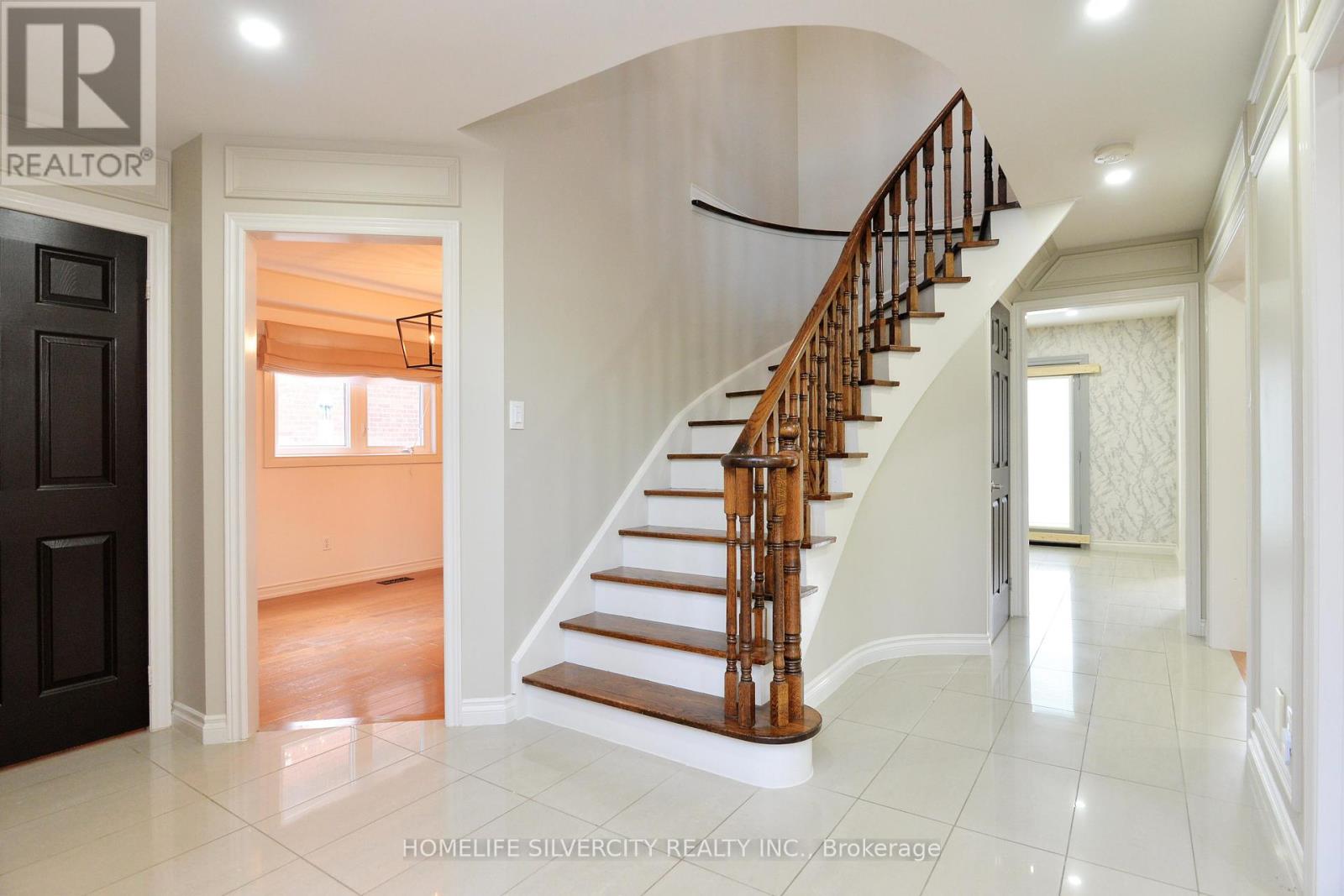 38 Esposito Drive, Caledon (Bolton East), Ontario  L7E 1T4 - Photo 7 - W12445177