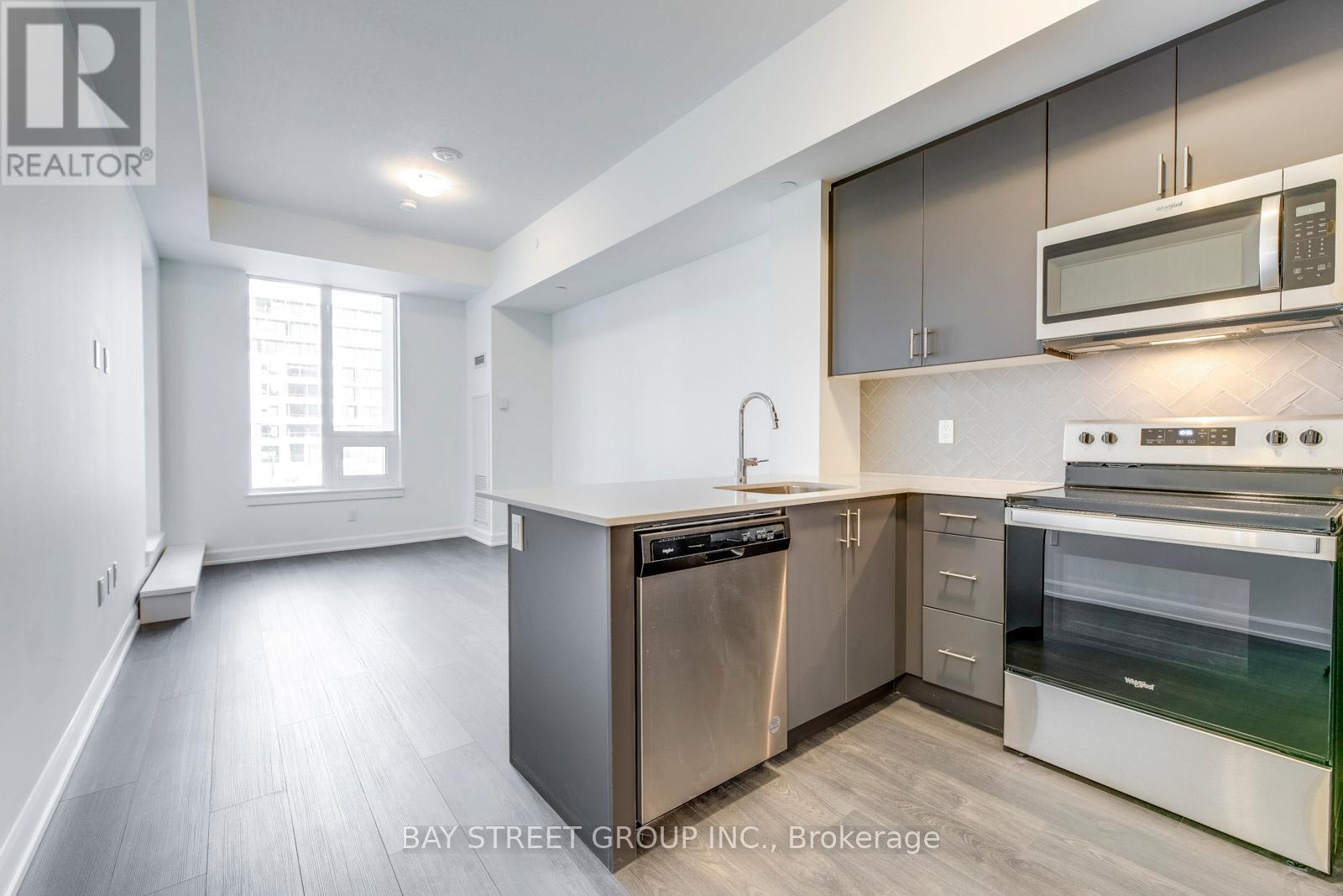 204 - 3200 William Coltson Avenue, Oakville, Ontario  L6H 7W6 - Photo 13 - W12445187