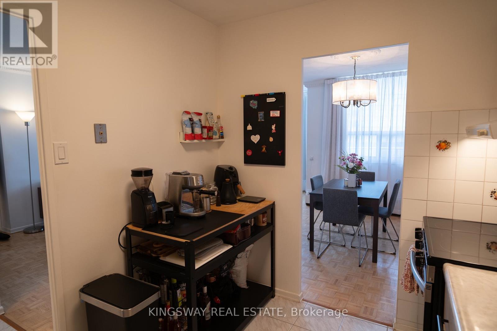 518 - 451 The West Mall Drive, Toronto (Etobicoke West Mall), Ontario  M9C 1G1 - Photo 10 - W12445193
