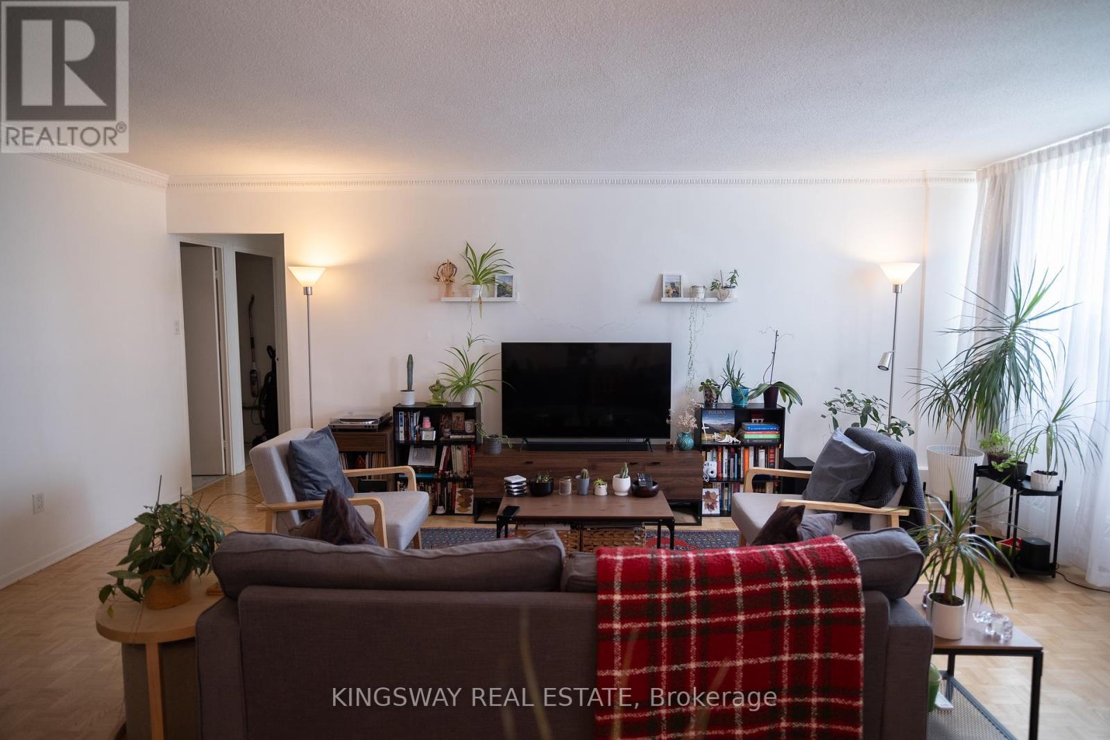 518 - 451 The West Mall Drive, Toronto (Etobicoke West Mall), Ontario  M9C 1G1 - Photo 2 - W12445193