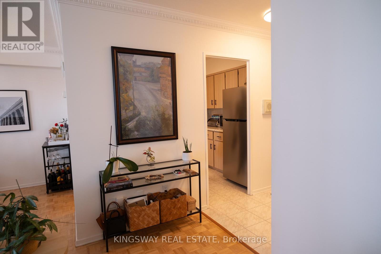 518 - 451 The West Mall Drive, Toronto (Etobicoke West Mall), Ontario  M9C 1G1 - Photo 6 - W12445193