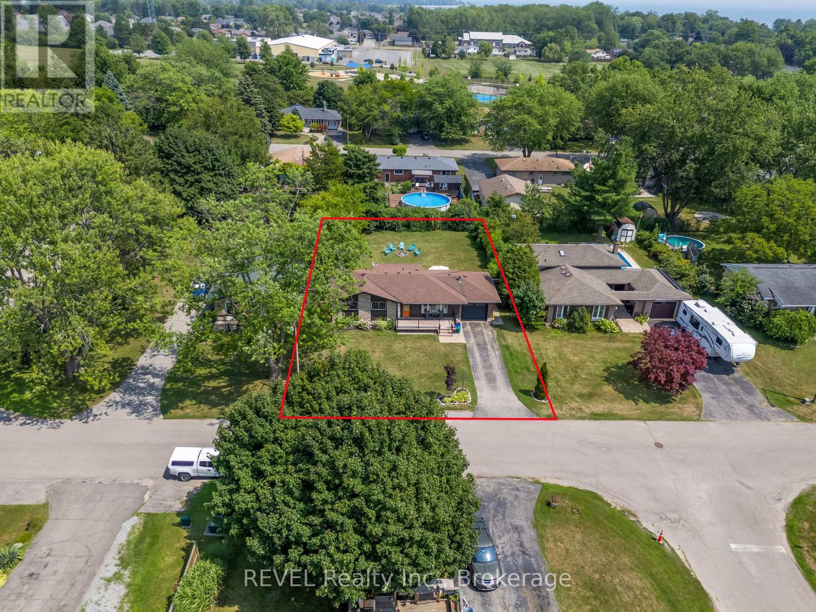 8 St George Court, Fort Erie, Ontario  L0S 1B0 - Photo 34 - X12445206