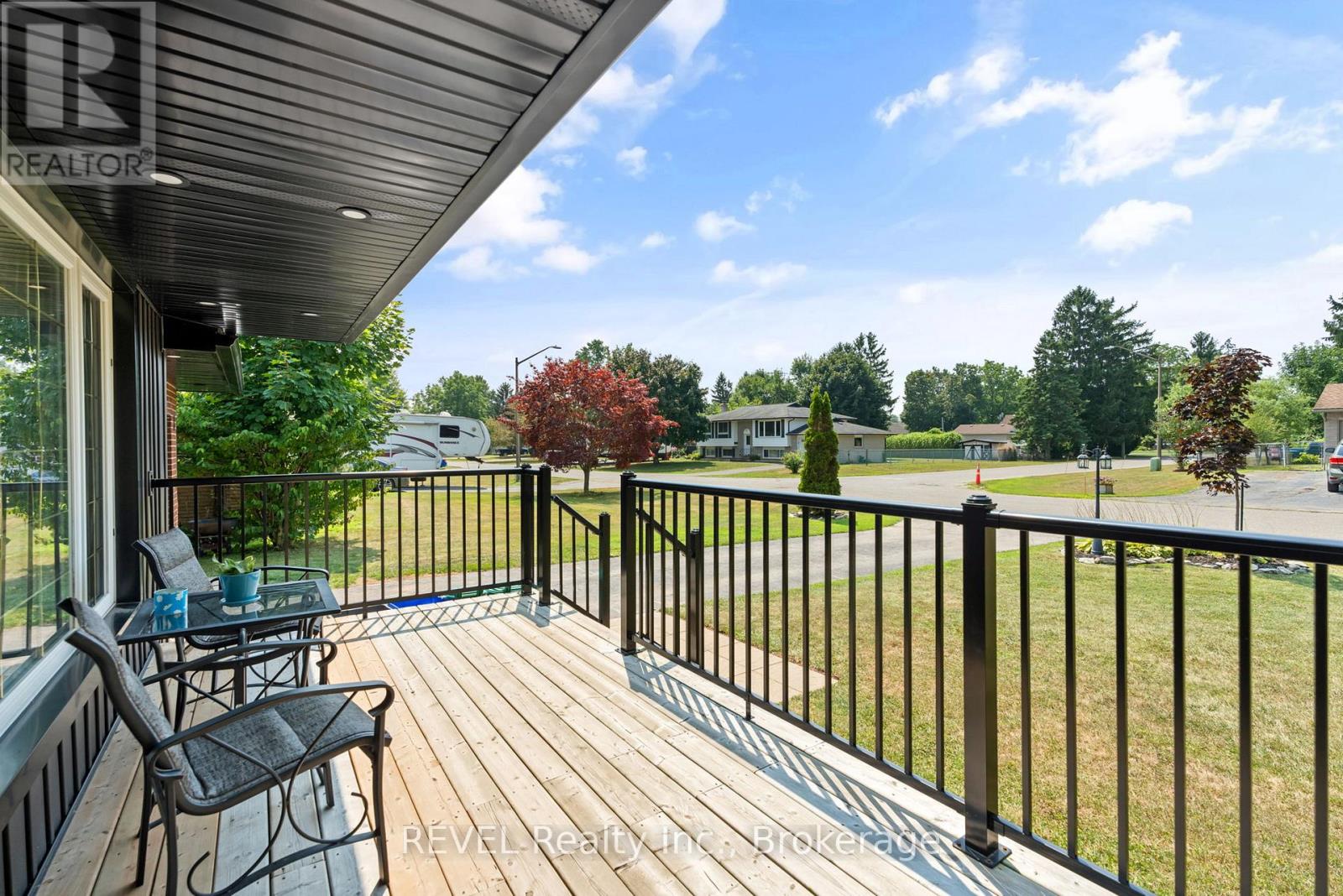 8 St George Court, Fort Erie, Ontario  L0S 1B0 - Photo 4 - X12445206