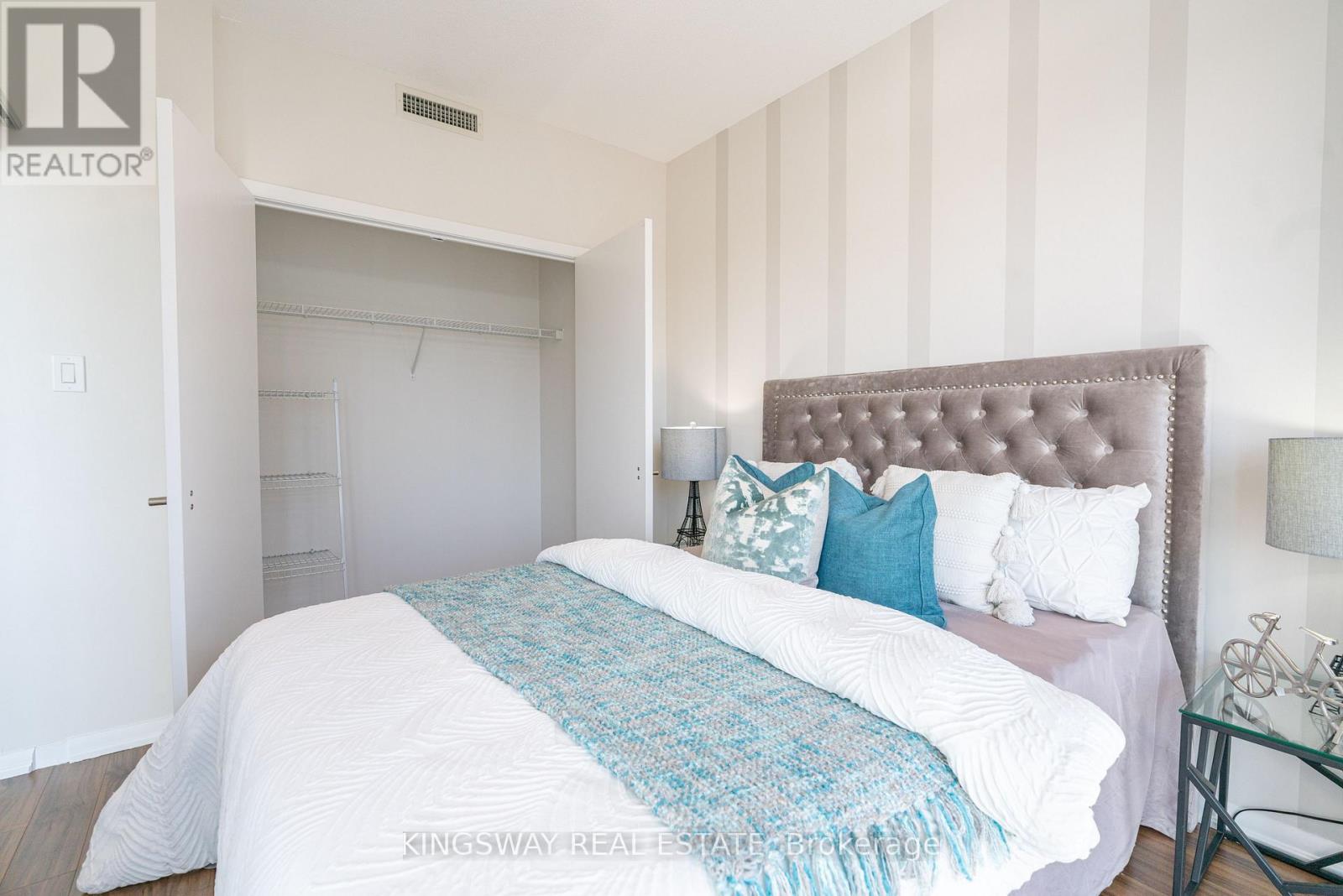 2706 - 38 Grenville Street, Toronto, Ontario  M4Y 1A5 - Photo 29 - C12434524