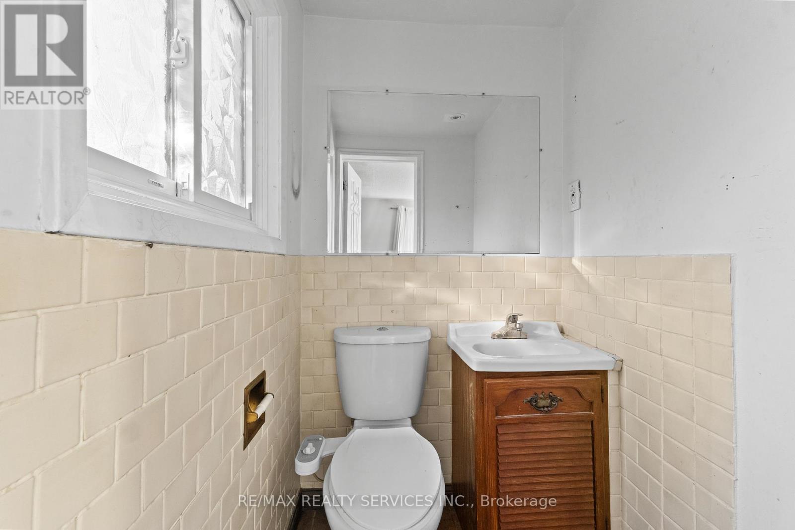 20 Madoc Drive, Brampton, Ontario  L6V 1Z9 - Photo 16 - W12443540