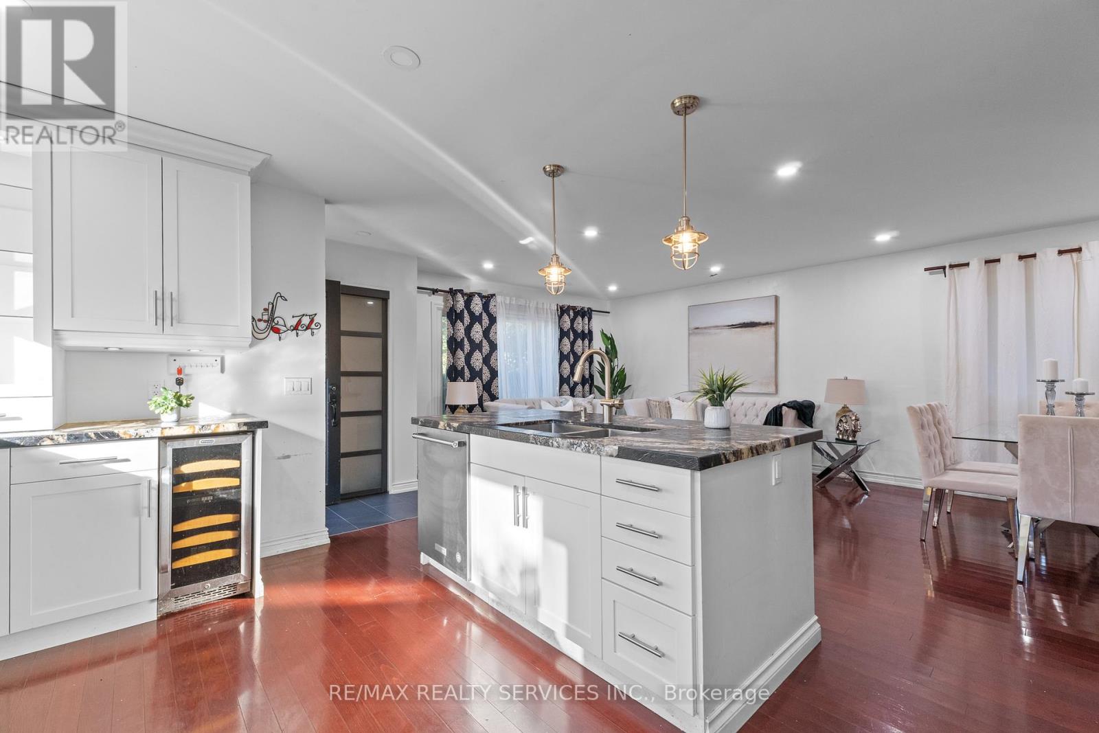 20 Madoc Drive, Brampton, Ontario  L6V 1Z9 - Photo 12 - W12443540