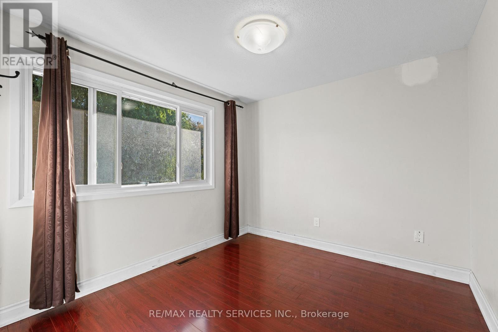 20 Madoc Drive, Brampton, Ontario  L6V 1Z9 - Photo 19 - W12443540